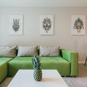 https://eight-luxury-apartment-with-beautiful-view.krakowhotelspoland.com